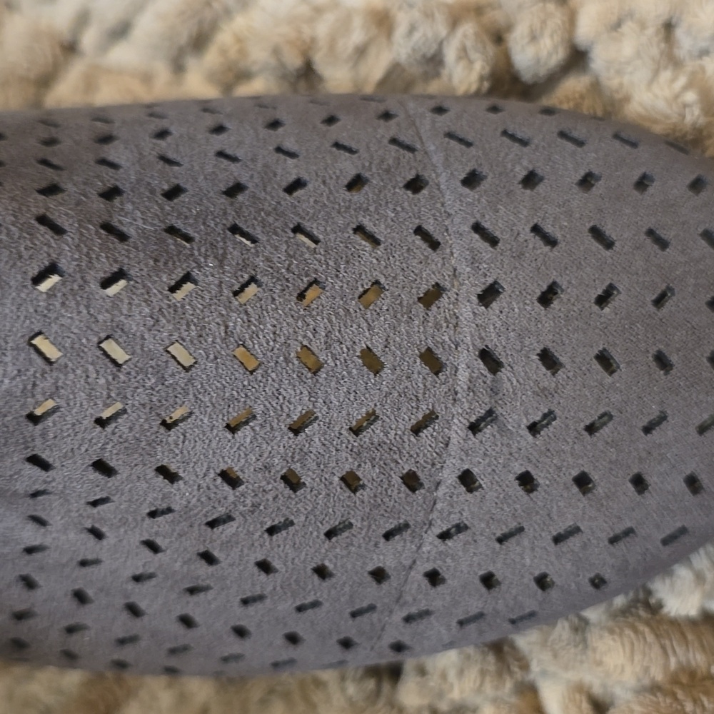 New Global Win Women's Size 9.5 Gray Brushed Perforated Slip On Flat Shoe Loafer - Picture 5 of 7